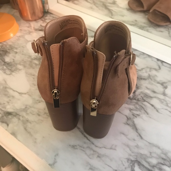 Shoes - Picture 2 of 3